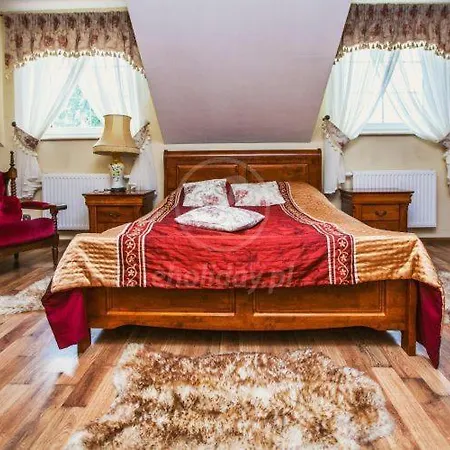 Forest Inn *
