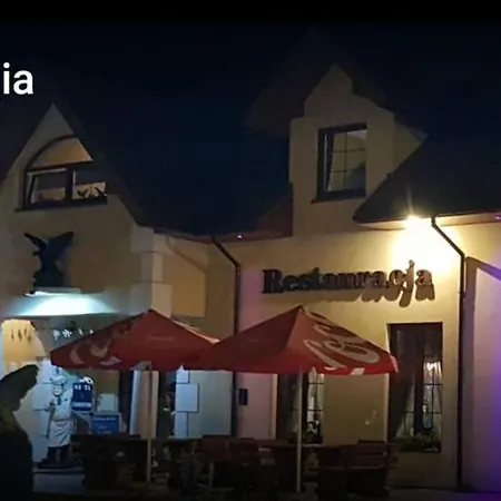 Forest Inn *